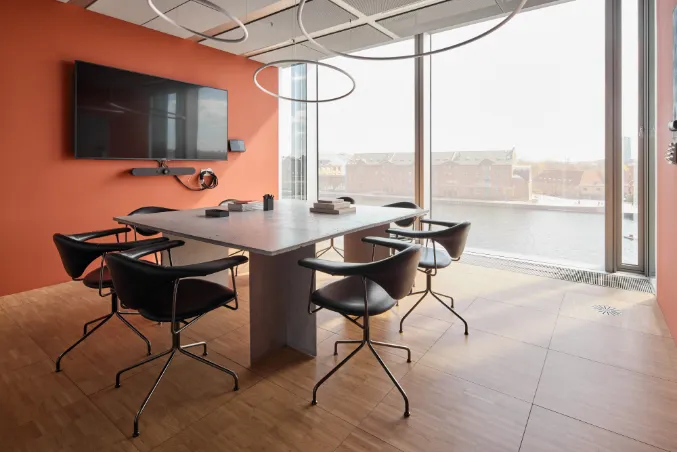 meeting-at-blox-hub--slider (5)