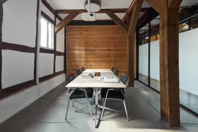 meeting-at-blox-hub--slider (6)