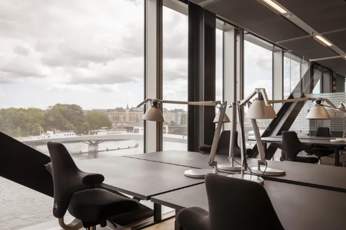 office-space-waterfront-slider (1)